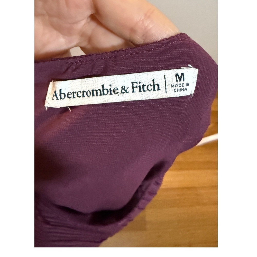 Abercrombie & Fitch Pleated Mini Dress Size M Burgundy Plisse Long Sleeve READ - Picture 3 of 7